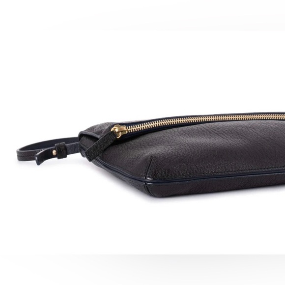 Smythson | Pebbled Leather Flap Messenger Bag in Black | Handmade in Italy - Picture 5 of 7